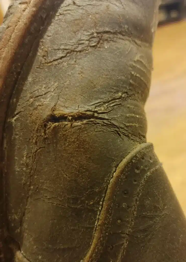 cuir sec déchiré